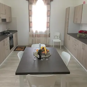 https://gondola-house.hotelinveneto.com